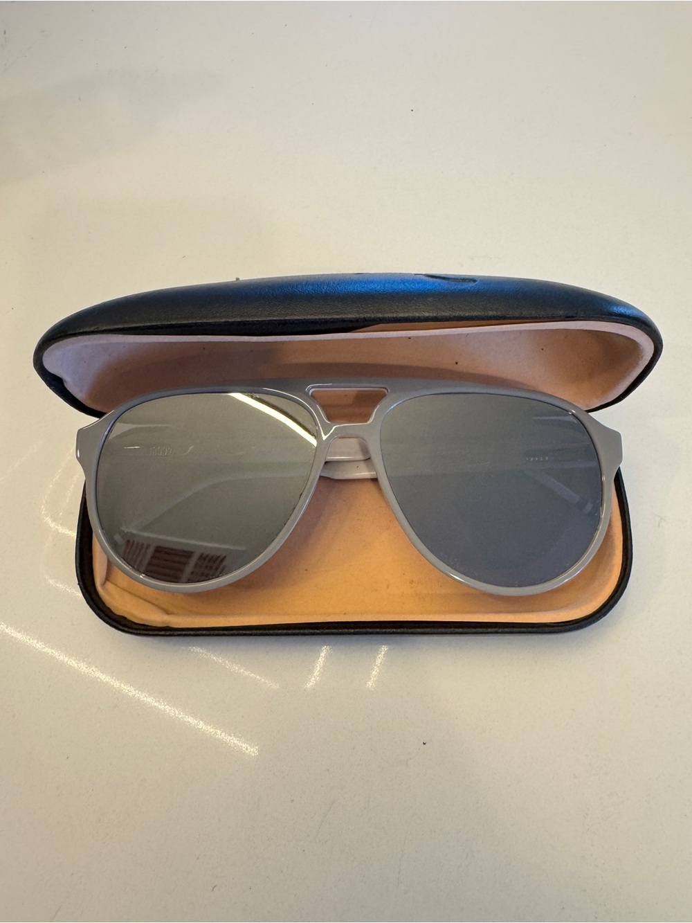 Thom Browne TBS408-63-02 GRY-WHT
Aviator Gray/Gray Mirror Men's